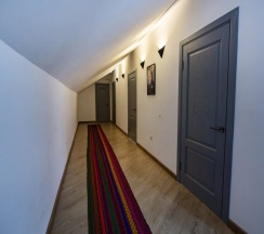 Кровать в общем номере (мужской номер) в Чердак