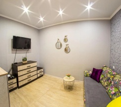 Апартаменты с балконом в RENT-сервис на улице 10 лет Октября