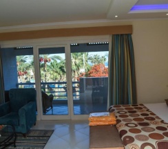 Двухместный номер Superior с видом на море двуспальная кровать в Pickalbatros Golf Beach Resort