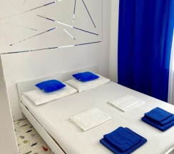 Апартаменты с 2 комнатами с красивым видом из окна в Арт-отельчик