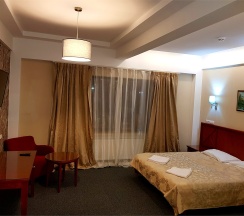 Двухместный номер с 1 кроватью или 2 отдельными кроватями в Happy Inn