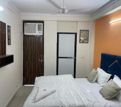 Номер Standard в Roomshala 123 Happy Homes Saket