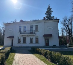 Коттедж Дуплекс с балконом и с красивым видом из окна в Dipservice hall