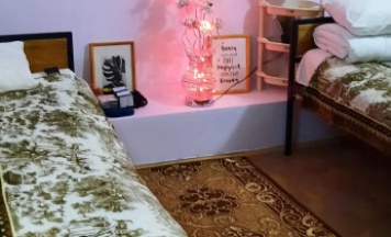 Двухместный номер семейный цокольный этаж 2 отдельные кровати в Lv.hostel