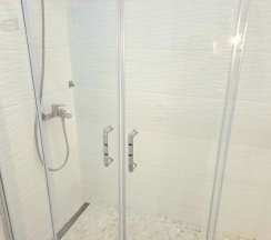 Апартаменты с 2 комнатами с красивым видом из окна в Квартира Двухкомнатная квартира в новом ЖК За ручьем