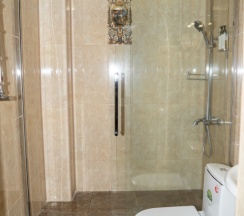 Трёхместный номер Standard с балконом и с красивым видом из окна в Zzz