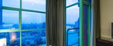 Люкс Grand с 2 комнатами с видом на город в Chatrium Hotel Riverside Bangkok