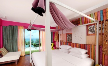 Номер Deluxe с видом на море в Patong Beach Hotel