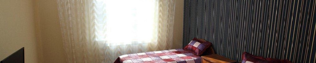 Номер стандарт семейный с 1 односпальной и 1 двуспальной кроватью в Санрайс