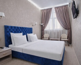 Стандарт двухместный с одной большой кроватью в Fortis Hotel