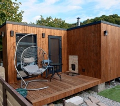 Вилла с бассейном и баней в Есенин Дача