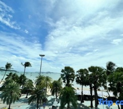 Трёхместный люкс Executive с видом на море в The Beach Front Resort Pattaya  - SHA Plus