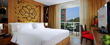 Номер Deluxe с красивым видом из окна в Centara Nova Hotel Pattaya