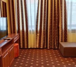 Апартаменты с ванной и балконом в My Favourite Garden Hotel
