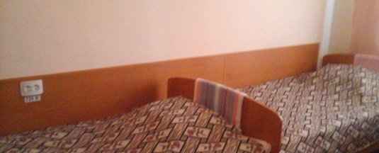 Кровать в 2-местном общем номере в Эскон