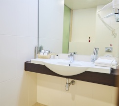 Полулюкс: Семейный комфорт с мини-кухней в The Bridge hotel
