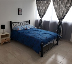 Двухместный номер Standard с видом на город двуспальная кровать в Hostal Cervatos