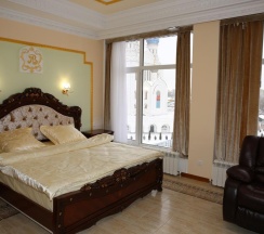 Номер стандарт бизнес с 1 двуспальной кроватью в Barocco Lv Hotel