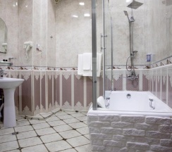 Трёхместный номер Economy в Royal Palace Hotel Baku