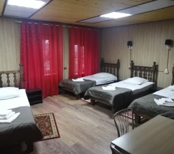 Четырехместный номер с 4 кроватями в Застава