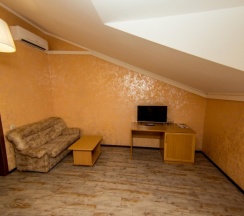 Двухместный полулюкс двуспальная кровать в Хвалынь