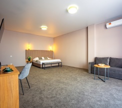 Двухместный номер Делюкс c 1 комнатой с балконом двуспальная кровать в Green land