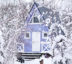 Лавандовый дом в А у реки