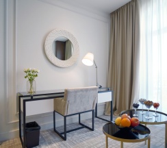 Двухместный номер Deluxe с видом на город двуспальная кровать в Mercure Tashkent