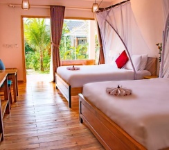 Трёхместный номер Superior с видом на сад в La Casa Resort