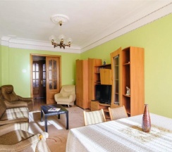 Апартаменты Economy с 3 комнатами с балконом в Гостевой дом на Кирова 3