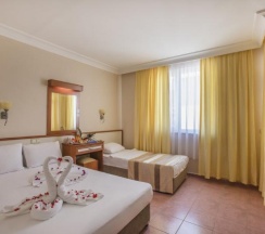 Двухместный номер Standard с балконом двуспальная кровать в Club Big Blue Suit Hotel