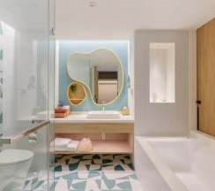 Номер Premium Deluxe с видом на бассейн в Centara Karon Resort Phuket