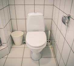 Трехместный номер с двуспальной и односпальной кроватями в Арль