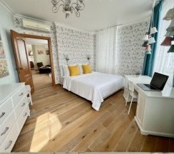 Апартаменты Clever House Трехкомнатные Бизнес в ApartKazan у Кремля