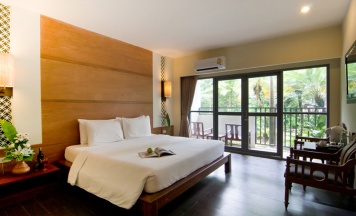 Двухместный люкс с видом на сад двуспальная кровать в Sunshine Garden Resort