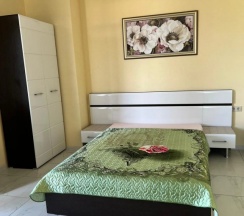 Трёхместный номер Comfort с балконом в Некрасовка