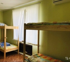 Кровать в общем номере (мужской номер) в Бархат