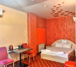 КОМФОРТ с ванной (в красных тонах). Старый номерной фонд в MaxxRoyal