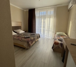 Стандарт 3х с балконом в Golden apricot