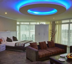 Трёхместный номер Standard с балконом в Отель Royal Towers Kiris