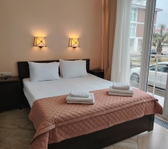 Апартаменты стандарт с двуспальной кроватью кв. 102а в Deluxe apartments