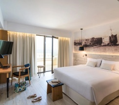 Двухместный номер Deluxe (двуспальная кровать) в Ibis Styles Heraklion Central