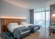 Suite Disability Access в Crystal House Suite Hotel&SPA