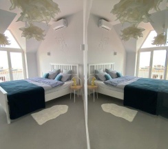 5-местные 2-комнатные апартаменты люкс семейные (мансарда) в Apart Ru Hotel