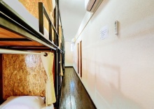 Кровать в общем номере (женский номер) в Oyo 717 My Space Hostel