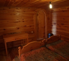 Комната эконом с 2 односпальными кроватями Кедровый дом (общие удобства) в Портал Белуха