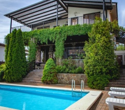 Дом в Апартаменты на п. Архипо-Осиповка ул. Зеленая 23 "VillaHoliday"