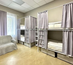 Кровать в 8-местном общем женском номере в Sova