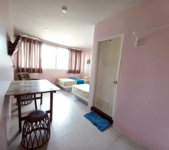 Двухместный номер Deluxe с видом на город 2 отдельные кровати в In Phuket House