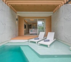 Двухместный номер Pool Access двуспальная кровать в Andaman Embrace Patong